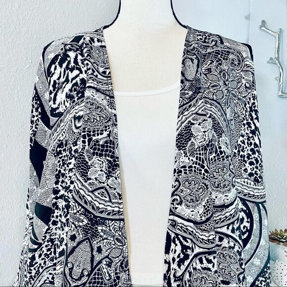 Luxe Apothetique Fringed Shawl Cardigan Leopard & Lace Print Black White - Picture 2 of 11